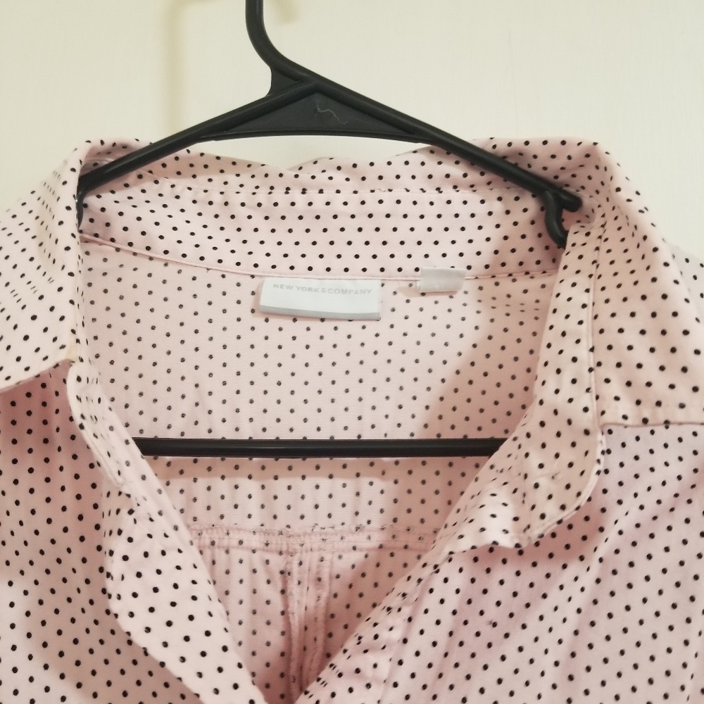 Stylish pink and black button down.